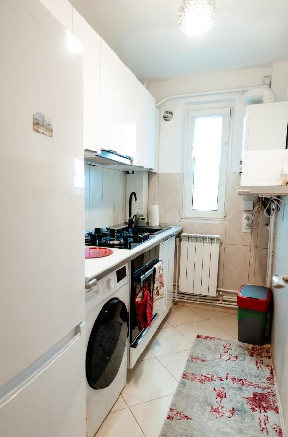Carla'S Apart Palas-Hala Centrala 1 Bedroom, Airport Shuttle Iasi Bagian luar foto