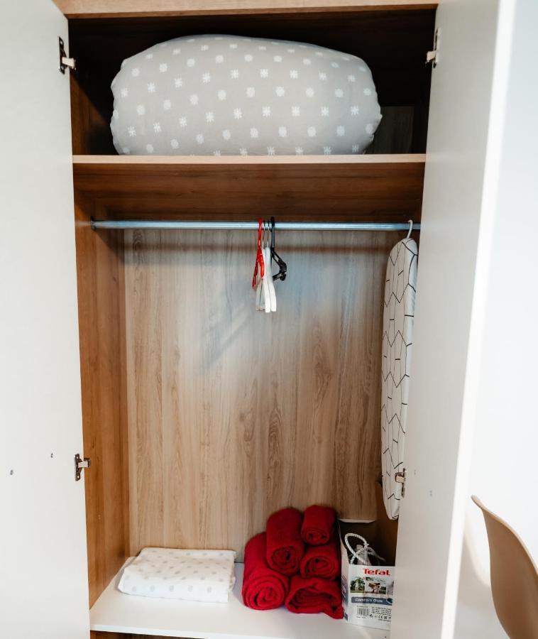 Carla'S Apart Palas-Hala Centrala 1 Bedroom, Airport Shuttle Iasi Bagian luar foto