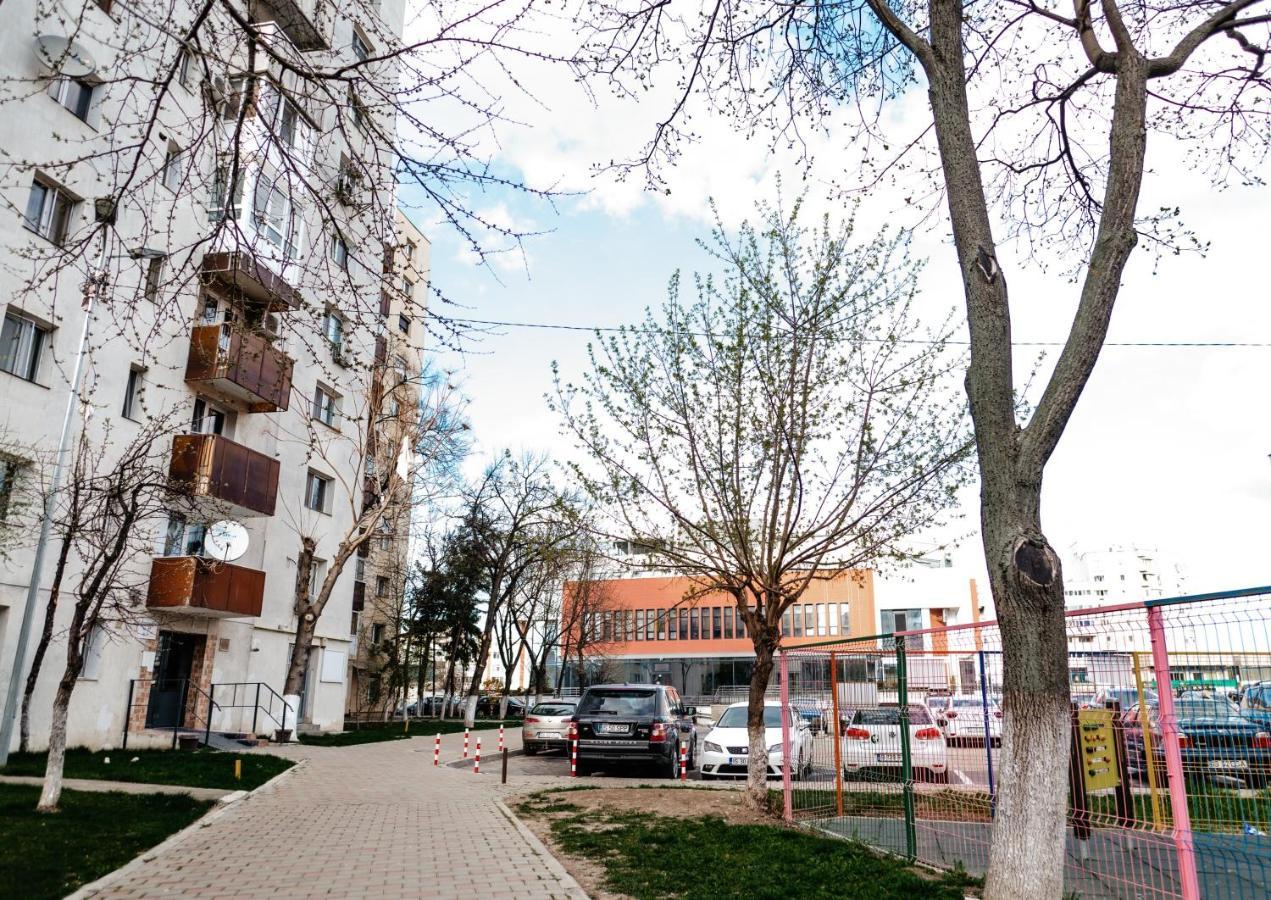 Carla'S Apart Palas-Hala Centrala 1 Bedroom, Airport Shuttle Iasi Bagian luar foto